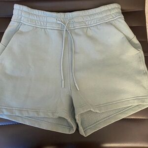 lululemon fleece lined shorts size 4